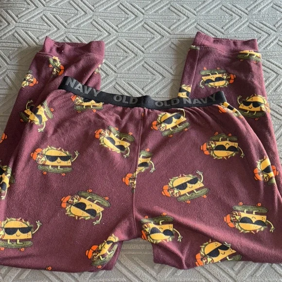 Boys on bottoms with tacos - Picture 5 of 5